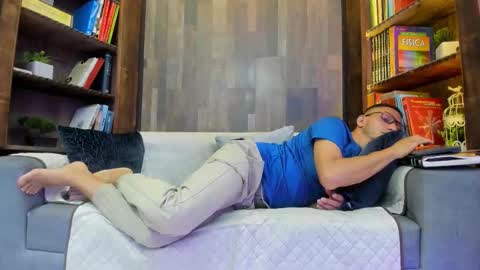 Snapshot of gabrieldraven chatting on September 22, 7:35 pm gabrieldraven online show from September 22, 7:35 pm