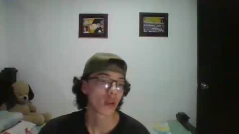 Snapshot of gadiel_sex chatting on March 4, 9:22 pm gadiel_sex online show from March 4, 9:22 pm