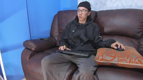 Snapshot of gadiel_sex chatting on February 25, 12:34 pm gadiel_sex online show from February 25, 12:34 pm