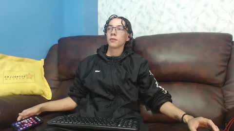 Snapshot of gadiel_sex chatting on February 6, 12:16 pm gadiel_sex online show from February 6, 12:16 pm