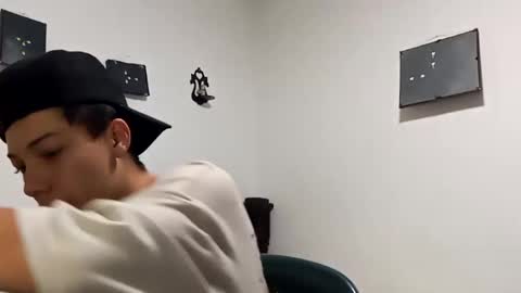 Snapshot of gadiel_sex chatting on October 9, 5:18 pm gadiel_sex online show from October 9, 5:18 pm