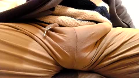 Snapshot of gae89tano chatting on March 6, 8:37 pm gae89tano online show from March 6, 8:37 pm