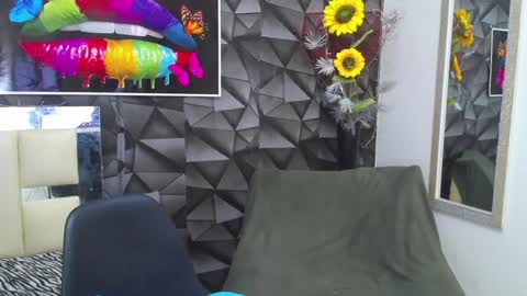 Snapshot of gael__david chatting on December 17, 5:07 am Gael online show from December 17, 5:07 am