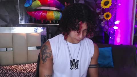 Snapshot of gael__david chatting on December 18, 3:26 am Gael online show from December 18, 3:26 am