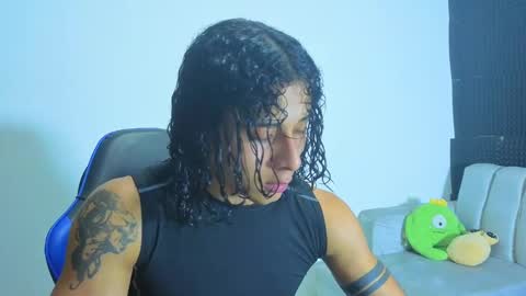 Snapshot of gael__david chatting on October 4, 3:55 am Gael online show from October 4, 3:55 am