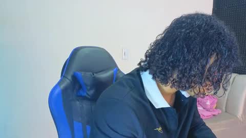 Snapshot of gael__david chatting on October 5, 5:00 am Gael online show from October 5, 5:00 am