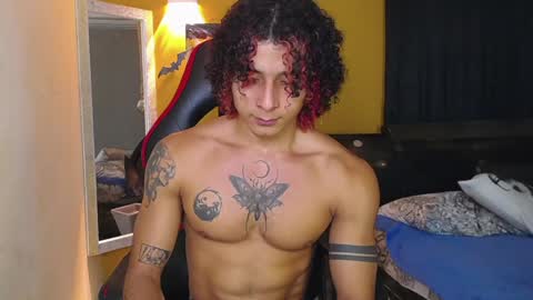 Snapshot of gael__david chatting on December 13, 4:11 am Gael online show from December 13, 4:11 am