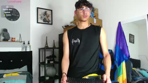 Snapshot of gael_jones chatting on September 23, 2:55 am gael_jones online show from September 23, 2:55 am