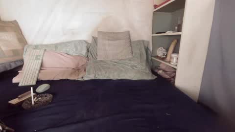 gayrobbin online show from October 7, 9:57 am