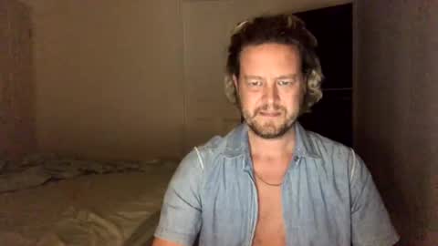 Snapshot of gcsurfer81 chatting on December 26, 9:22 am gcsurfer81 online show from December 26, 9:22 am