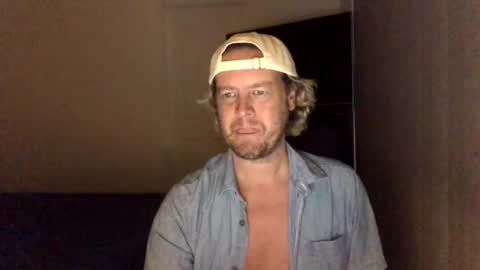 Snapshot of gcsurfer81 chatting on January 13, 8:37 am gcsurfer81 online show from January 13, 8:37 am