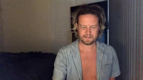 Snapshot of gcsurfer81 chatting on February 26, 7:31 am gcsurfer81 online show from February 26, 7:31 am