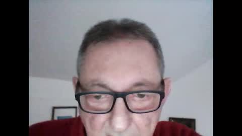 Snapshot of georg1412 chatting on October 27, 1:35 pm georg1412 online show from October 27, 1:35 pm