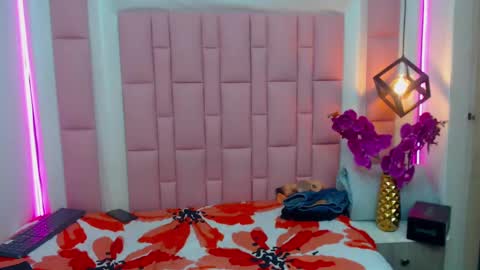 GEORGE online show from December 22, 1:34 am