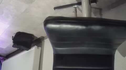 geranimo431374 online show from November 12, 4:18 am