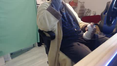 Snapshot of ghostatitude chatting on February 11, 8:52 pm ghostatitude online show from February 11, 8:52 pm