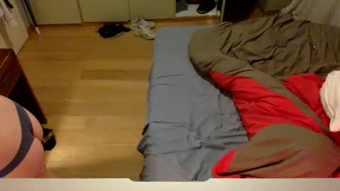 Horny Sissy online show from April 6, 9:15 pm