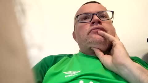 giddyup2222222 online show from April 9, 8:42 am