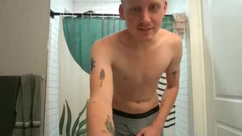 Gingerbr3ad121 online show from October 4, 12:59 am