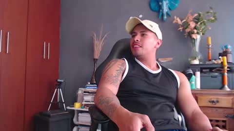 piggy boy online show from December 12, 6:42 pm