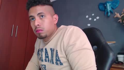 piggy boy online show from December 29, 3:57 pm