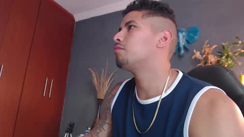 piggy boy online show from December 3, 8:39 pm