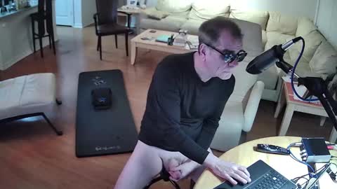 glennbitch online show from February 20, 3:45 am