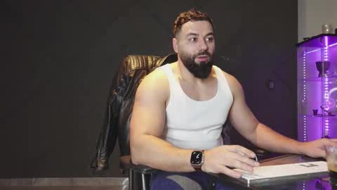 Matthew .. for short call me Matt online show from March 8, 1:25 am