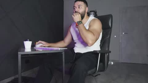 Matthew .. for short call me Matt online show from November 13, 7:35 am