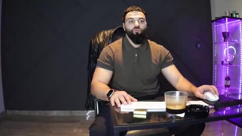 Matthew .. for short call me Matt online show from March 20, 2:04 am