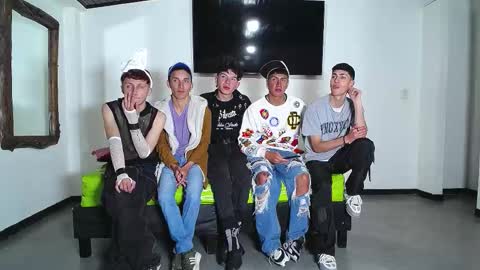 THOMAS AND DAMIAND online show from October 31, 6:44 pm