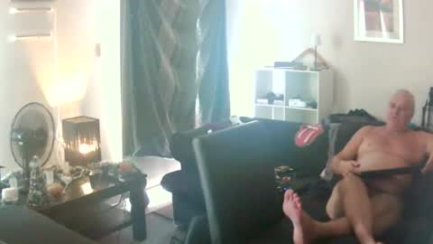 goldyguy011 online show from February 4, 1:11 am