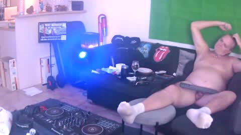 goldyguy011 online show from July 27, 11:12 pm