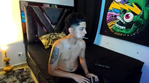 Snapshot of gomez_g_ chatting on October 28, 11:29 pm Gomez online show from October 28, 11:29 pm