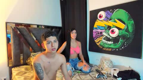 Snapshot of gomez_g_ chatting on October 8, 3:11 am Gomez online show from October 8, 3:11 am