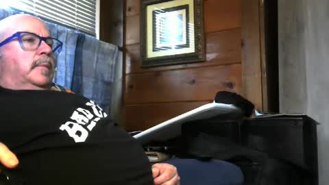 Snapshot of granitebuckeye1969 chatting on October 6, 9:52 pm granitebuckeye1969 online show from October 6, 9:52 pm