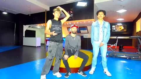 GRIVALS. THOMAS AND DAMIAND online show from January 6, 5:16 pm