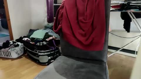 Snapshot of grosserdoedel31 chatting on January 3, 7:49 am grosserdoedel31 online show from January 3, 7:49 am