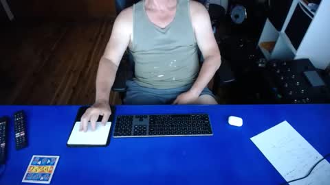 Snapshot of guesswhatigot2 chatting on February 6, 9:22 am guesswhatigot2 online show from February 6, 9:22 am