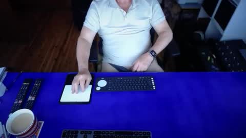 Snapshot of guesswhatigot2 chatting on September 19, 7:09 am guesswhatigot2 online show from September 19, 7:09 am