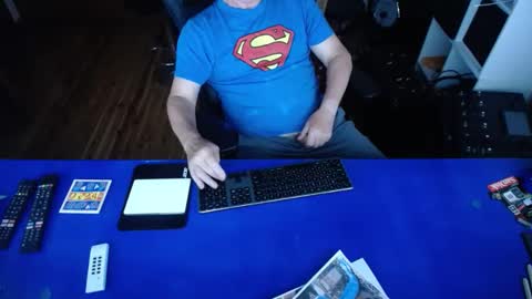 Snapshot of guesswhatigot2 chatting on December 4, 7:39 am guesswhatigot2 online show from December 4, 7:39 am