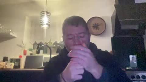 guil0 online show from October 29, 7:11 am