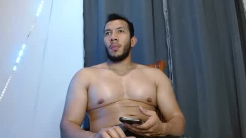 holl latino online show from January 19, 12:57 am