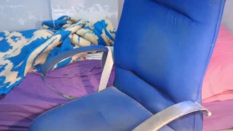gusanito_enano online show from May 10, 3:02 pm