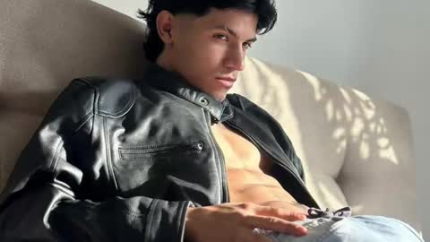 Snapshot of guts_x chatting on January 23, 6:45 pm Guts online show from January 23, 6:45 pm