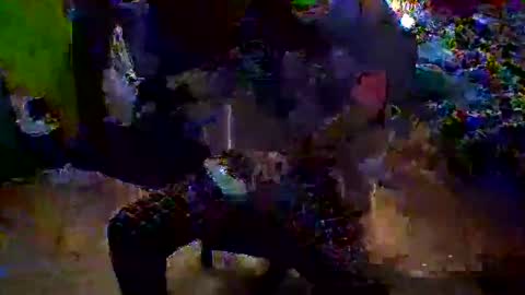Snapshot of guy2015big chatting on December 4, 7:45 pm Flo online show from December 4, 7:45 pm