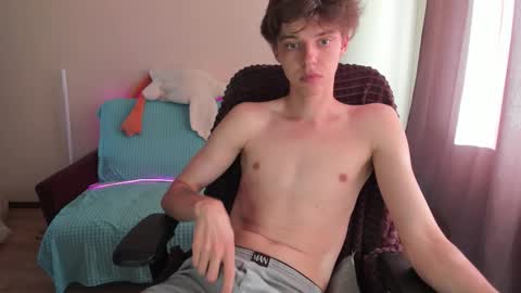 guy_liam1 online show from September 9, 12:48 pm