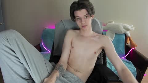 guy_liam1 online show from January 29, 3:15 pm