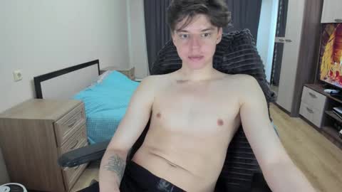 guy_liam1 online show from February 14, 8:20 am