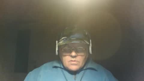 Snapshot of guyboy73 chatting on October 17, 11:31 pm guyboy73 online show from October 17, 11:31 pm